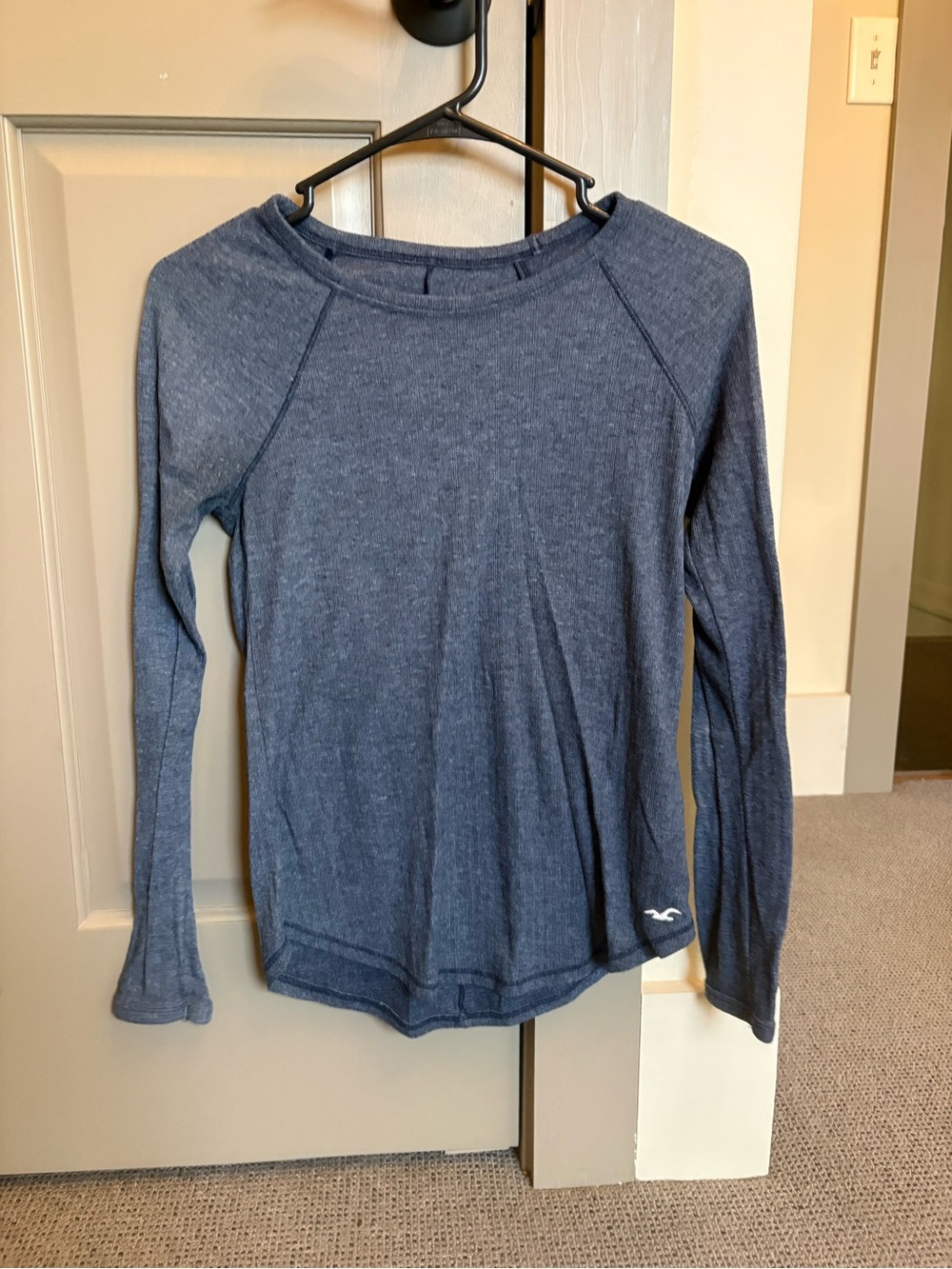 Hollister Women's Heather Navy Long-Sleeve Crew